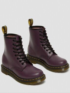 Dr Martens 1460 Women's Smooth Leather Lace Up Boots in Purple Size 6 NWT